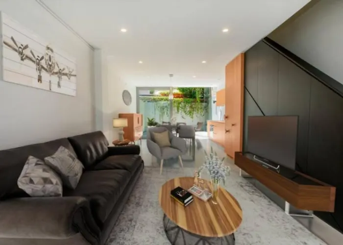 Chic Abode In Trendiest Suburb